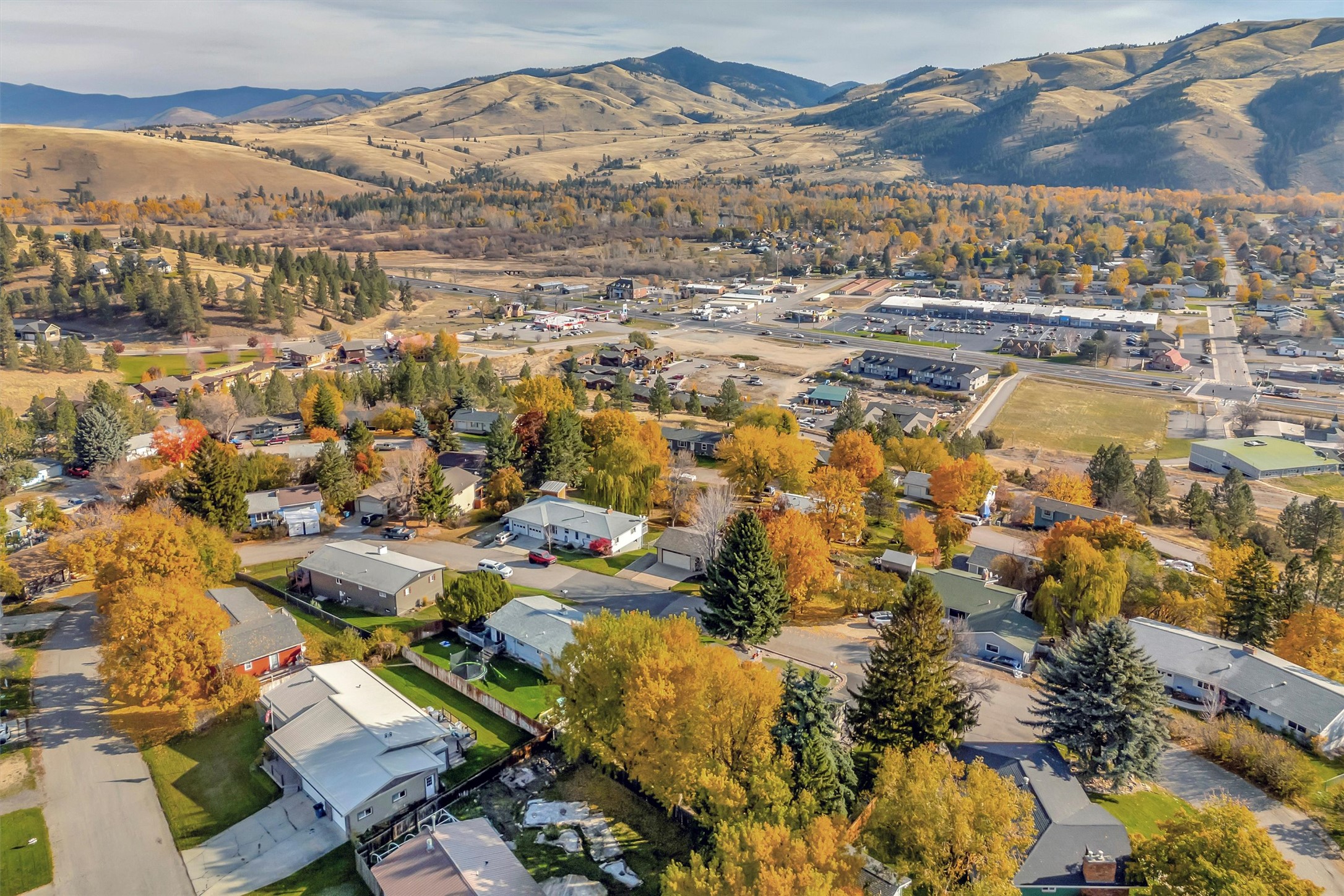 Lolo, Montana 59847, United States, 4 Bedrooms Bedrooms, ,2 BathroomsBathrooms,Residential,Active,34536