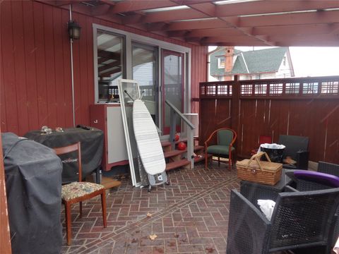 Tiny photo for 617 Locust Street, Anaconda, MT 59711 (MLS # 30067912)
