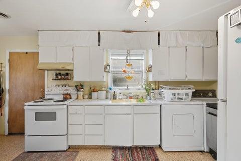 Tiny photo for 617 & 621 Rouse Avenue, Bozeman, MT 59715 (MLS # 30077012)