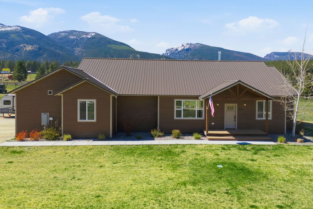 Photo of 1291 Rhonda Lane, Victor, MT 59875 (MLS # 30068430)