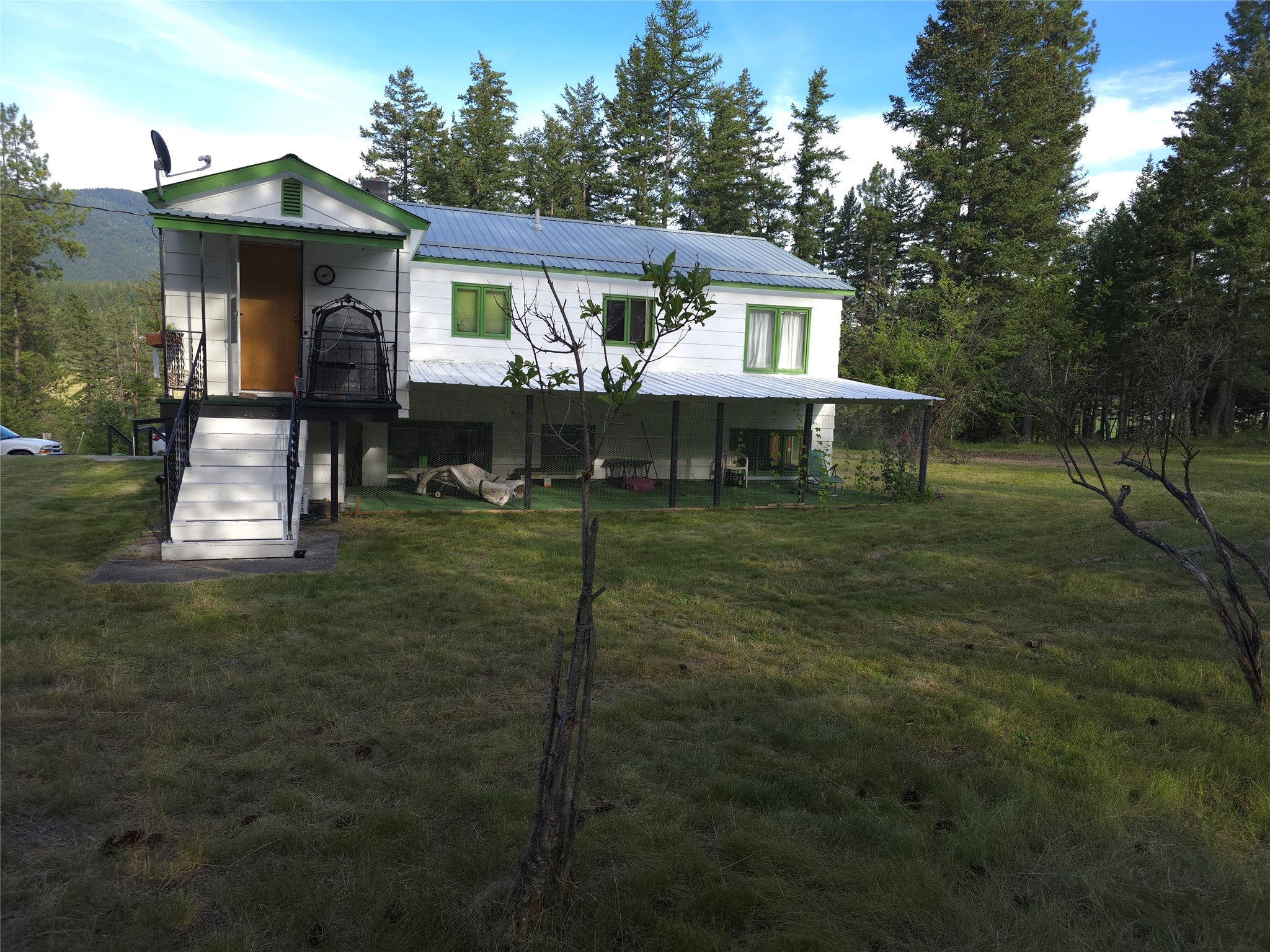 17505 US Highway 93 N