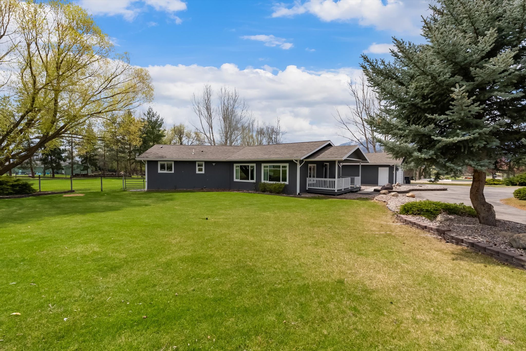156 Apple Valley Way