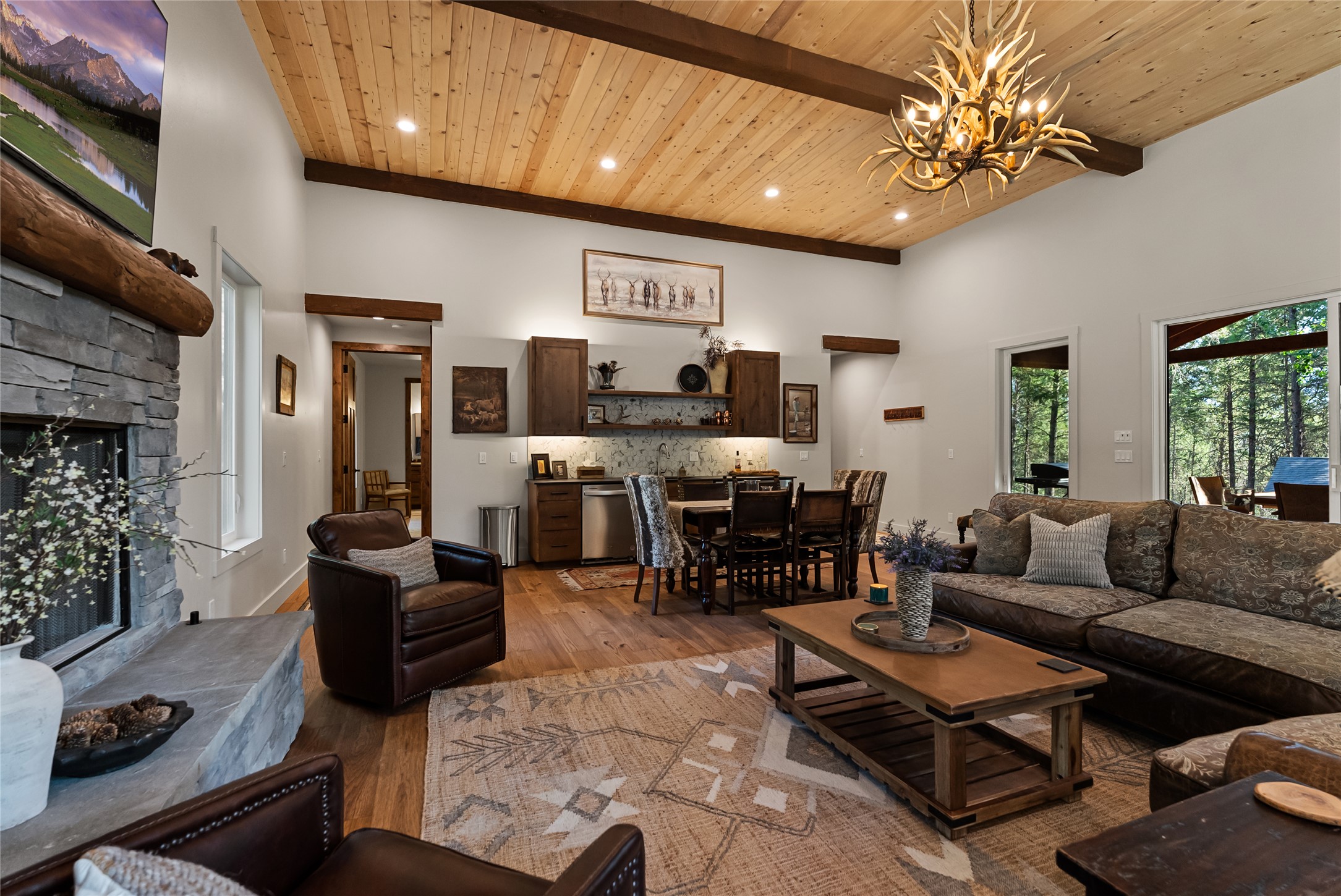 1323 Tobacco Road
