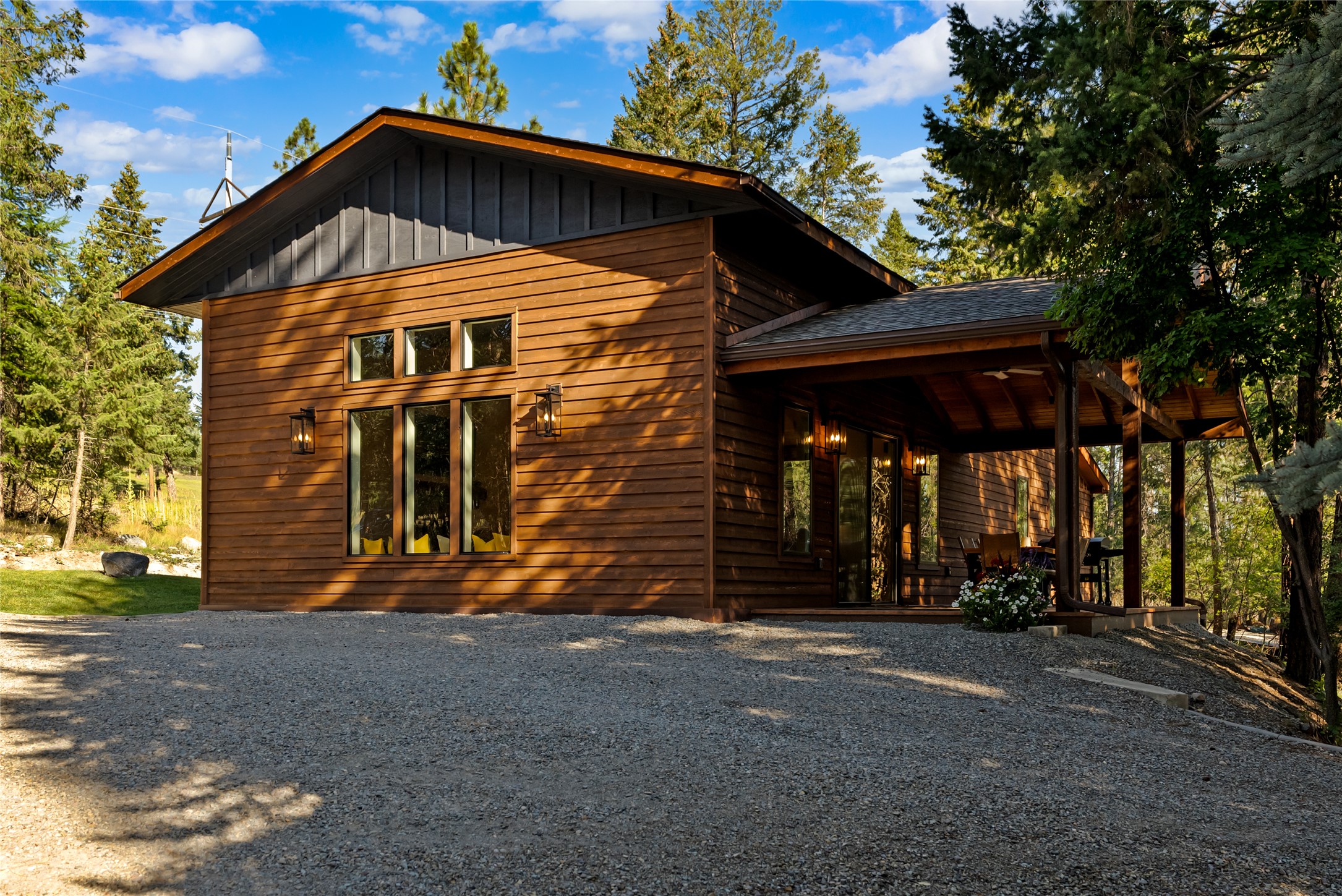 1323 Tobacco Road
