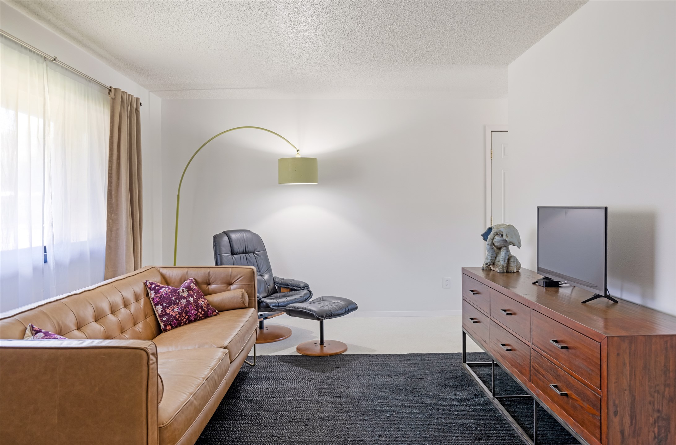 2711 S Higgins Avenue