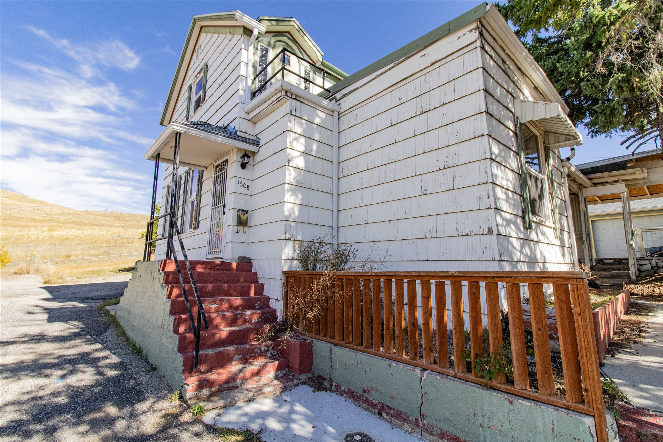 1608 1st Street