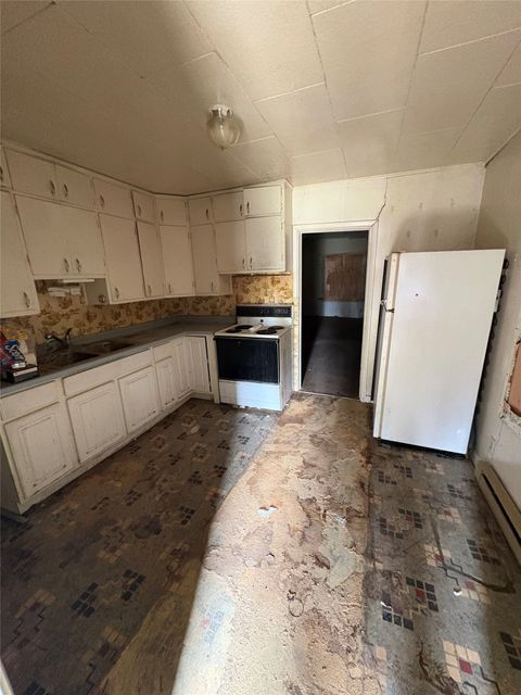 Tiny photo for 1116 8th Avenue S, Great Falls, MT 59405 (MLS # 30071393)