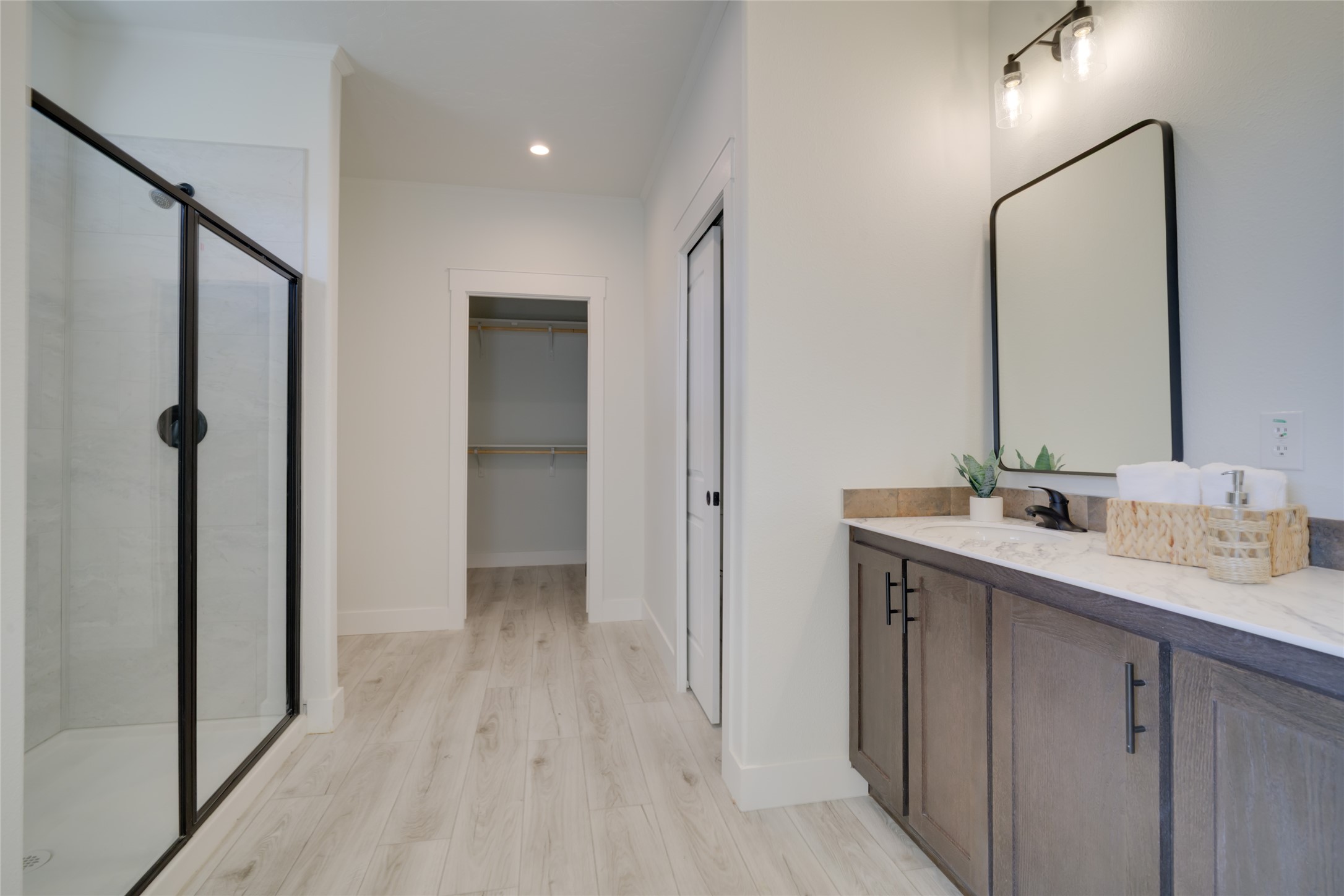 Missoula, Montana 59808, United States, 3 Bedrooms Bedrooms, ,2 BathroomsBathrooms,Residential,Active,191967