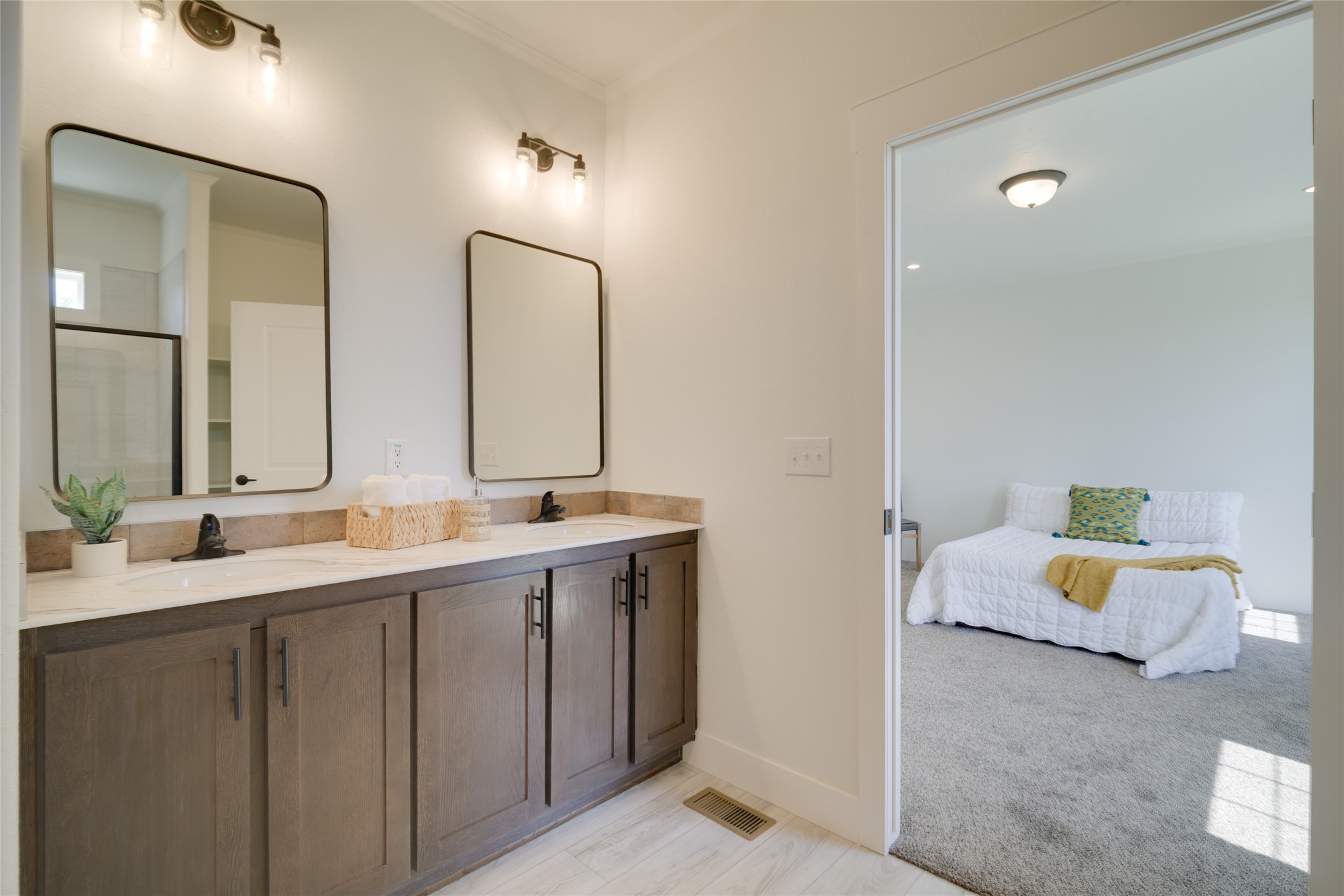 Missoula, Montana 59808, United States, 3 Bedrooms Bedrooms, ,2 BathroomsBathrooms,Residential,Active,191967