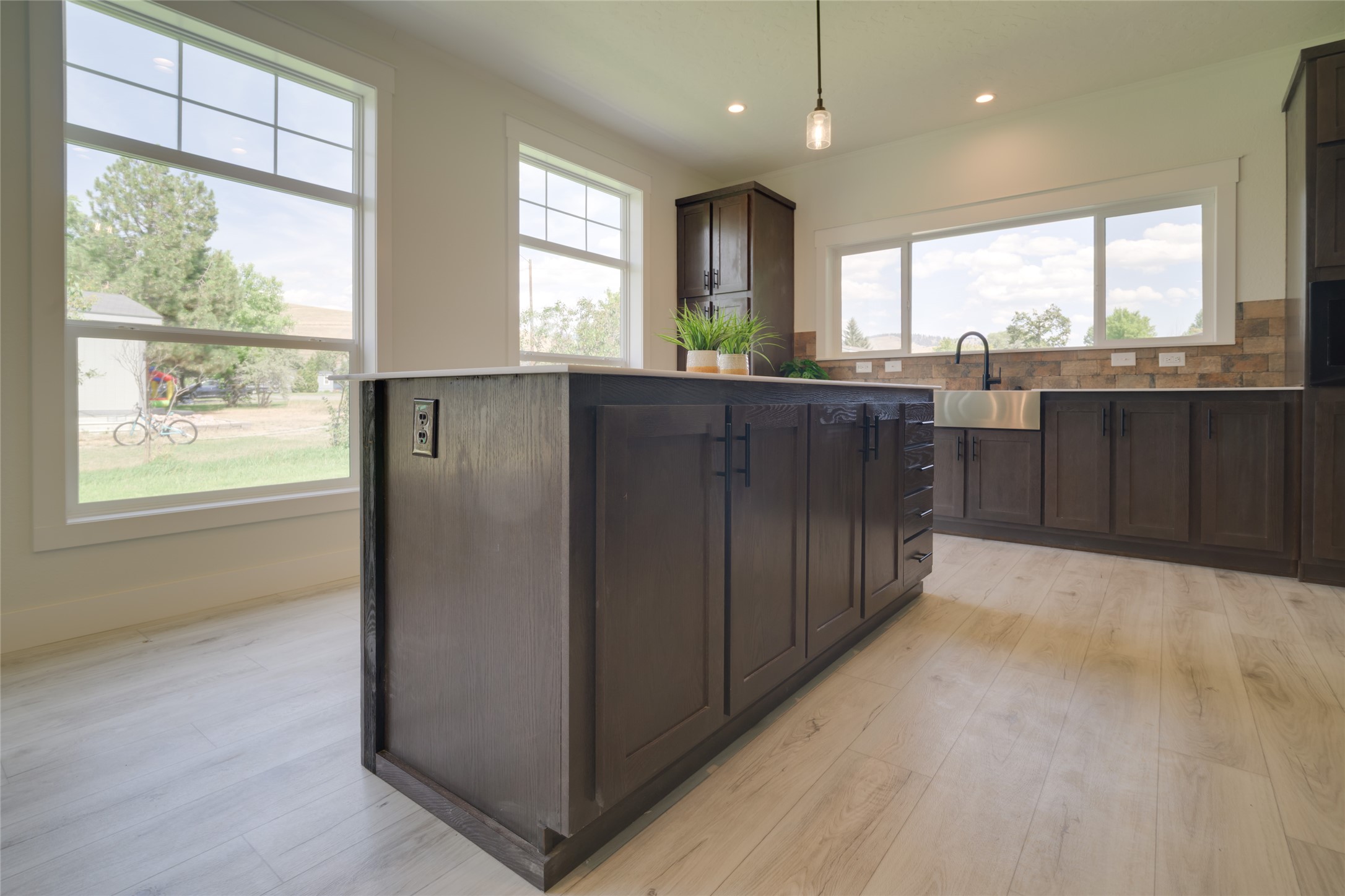 Missoula, Montana 59808, United States, 3 Bedrooms Bedrooms, ,2 BathroomsBathrooms,Residential,Active,191967