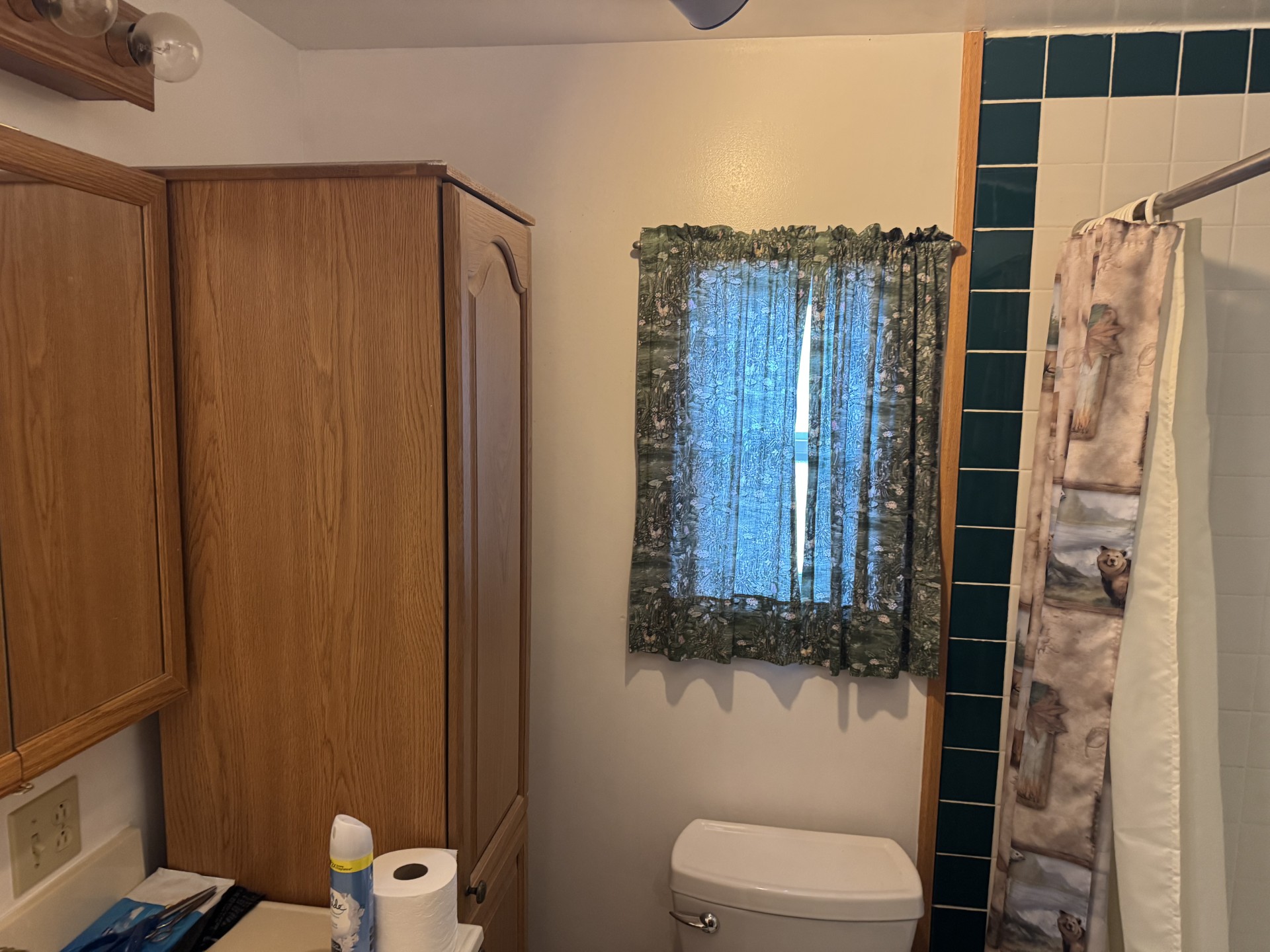 110 N Broadway Avenue