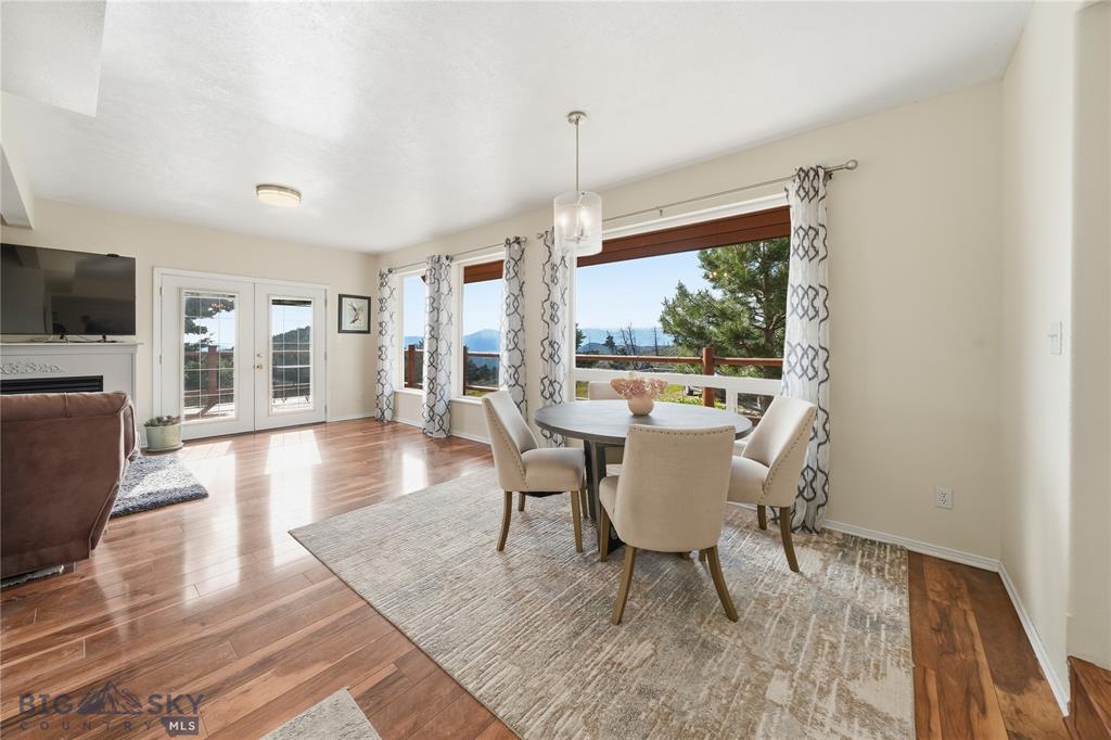86 Horseshoe Trail