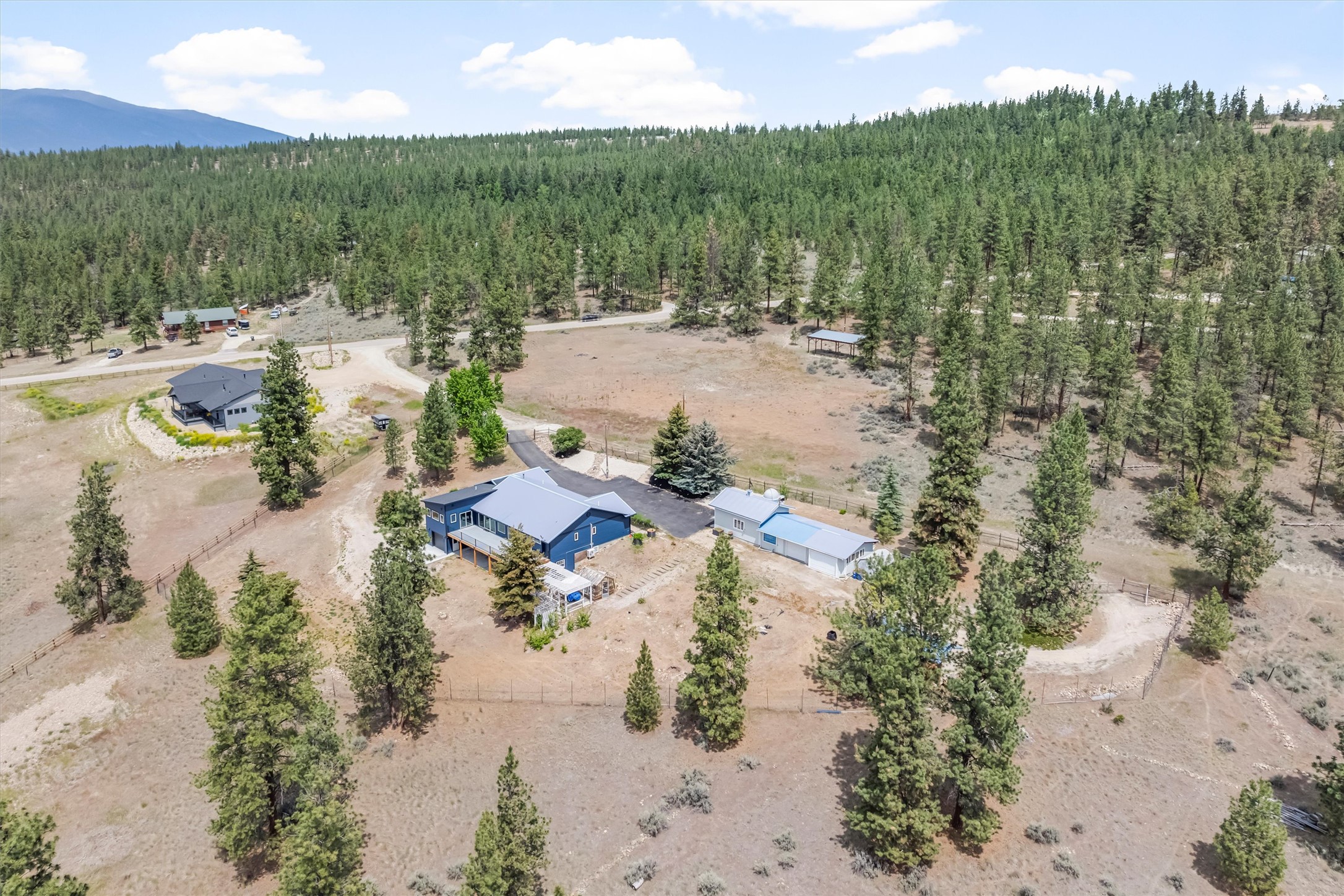 2813 Pine Lakes Court