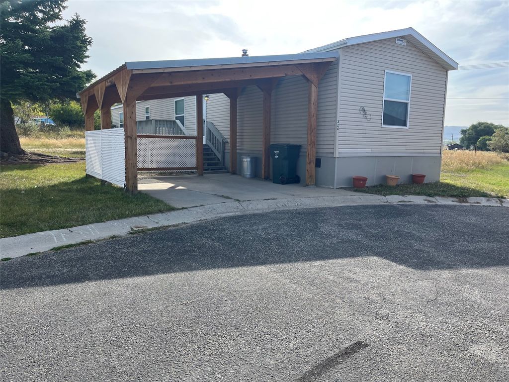 Photo of 1805 Joslyn Street #324, Helena, MT 59601 (MLS # 30057860)