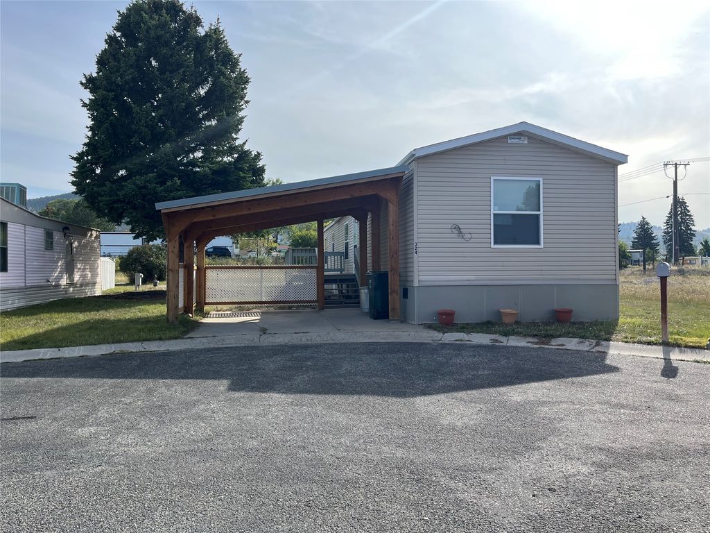 Photo of 1805 Joslyn Street #324, Helena, MT 59601 (MLS # 30057860)