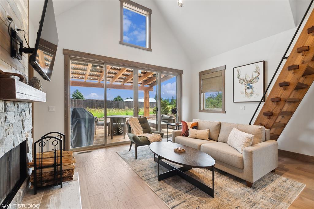 15 Haflinger Cottage Way