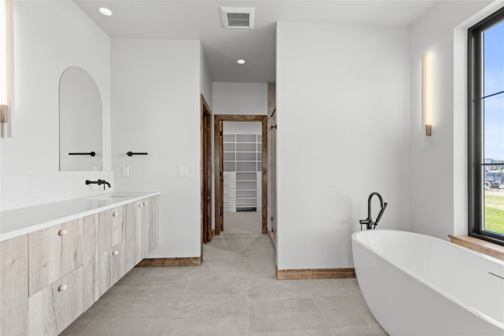 Photo of 404 Jefferson Street, Kalispell, MT 59901 (MLS # 30077565)