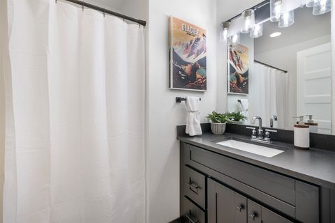 Tiny photo for 519 1st Avenue E, Kalispell, MT 59901 (MLS # 30066562)