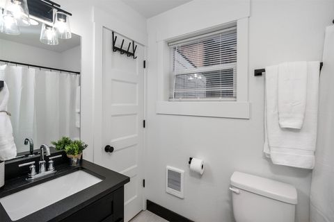 Tiny photo for 519 1st Avenue E, Kalispell, MT 59901 (MLS # 30066562)