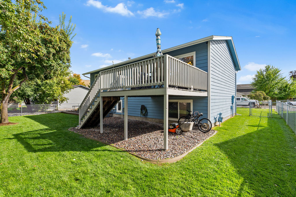 5590 Nightingale Lane