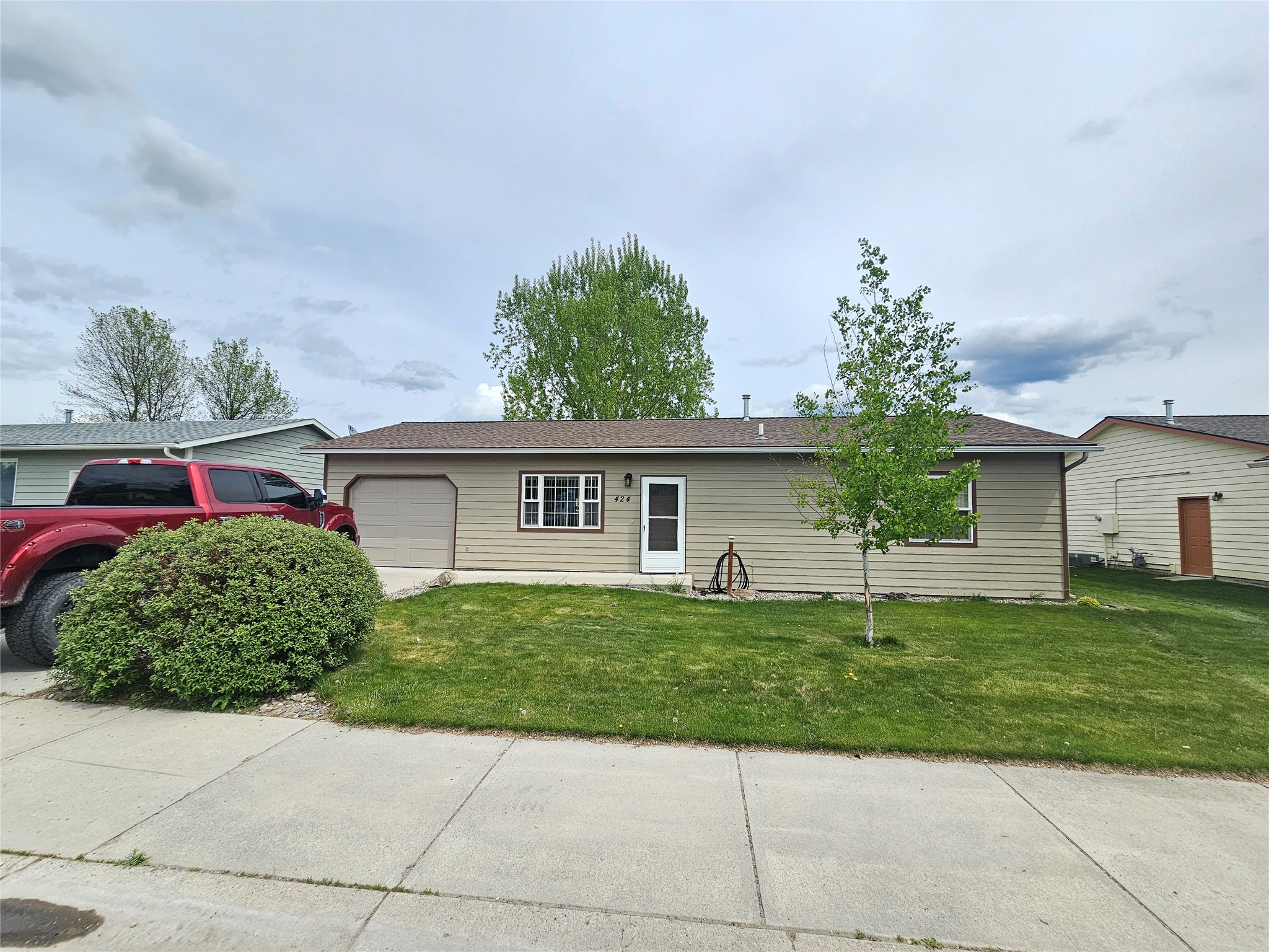 424 Lakeside Drive