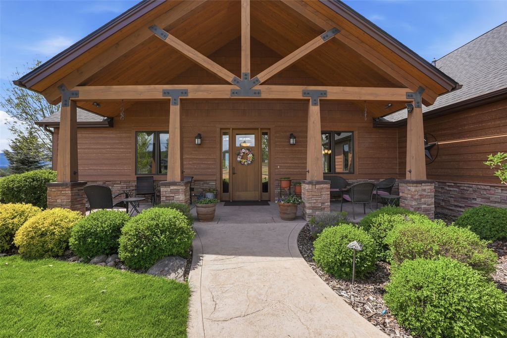 Photo of 440 Vista View Loop, Stevensville, MT 59870 (MLS # 30071705)