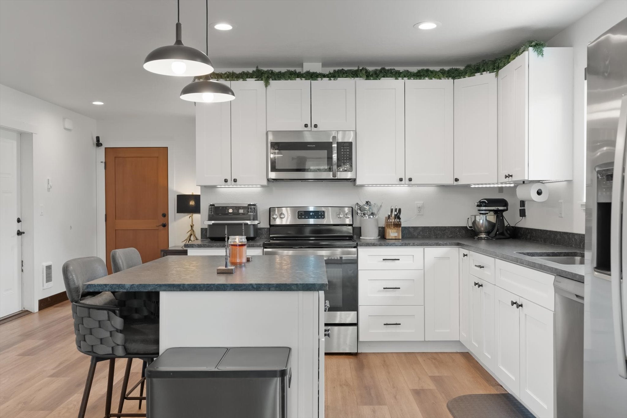 1506 6th Street E