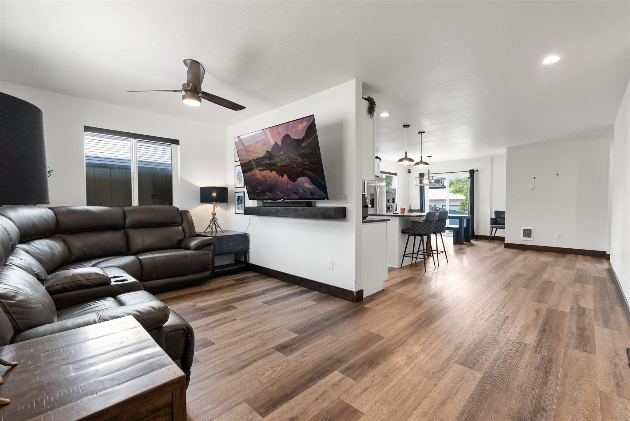 1506 6th Street E