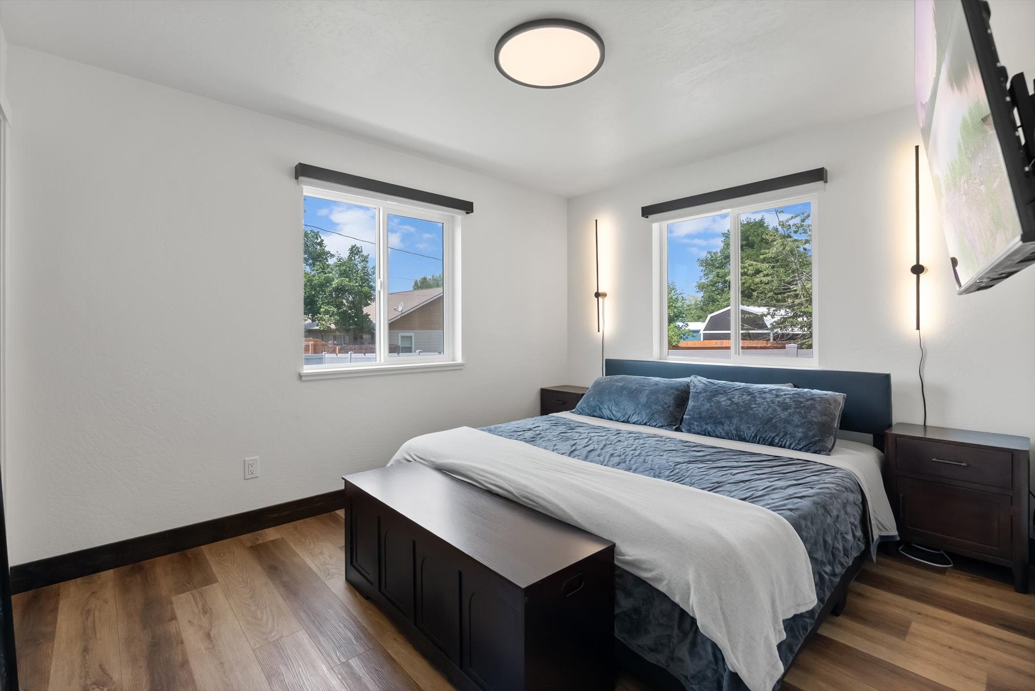 1506 6th Street E