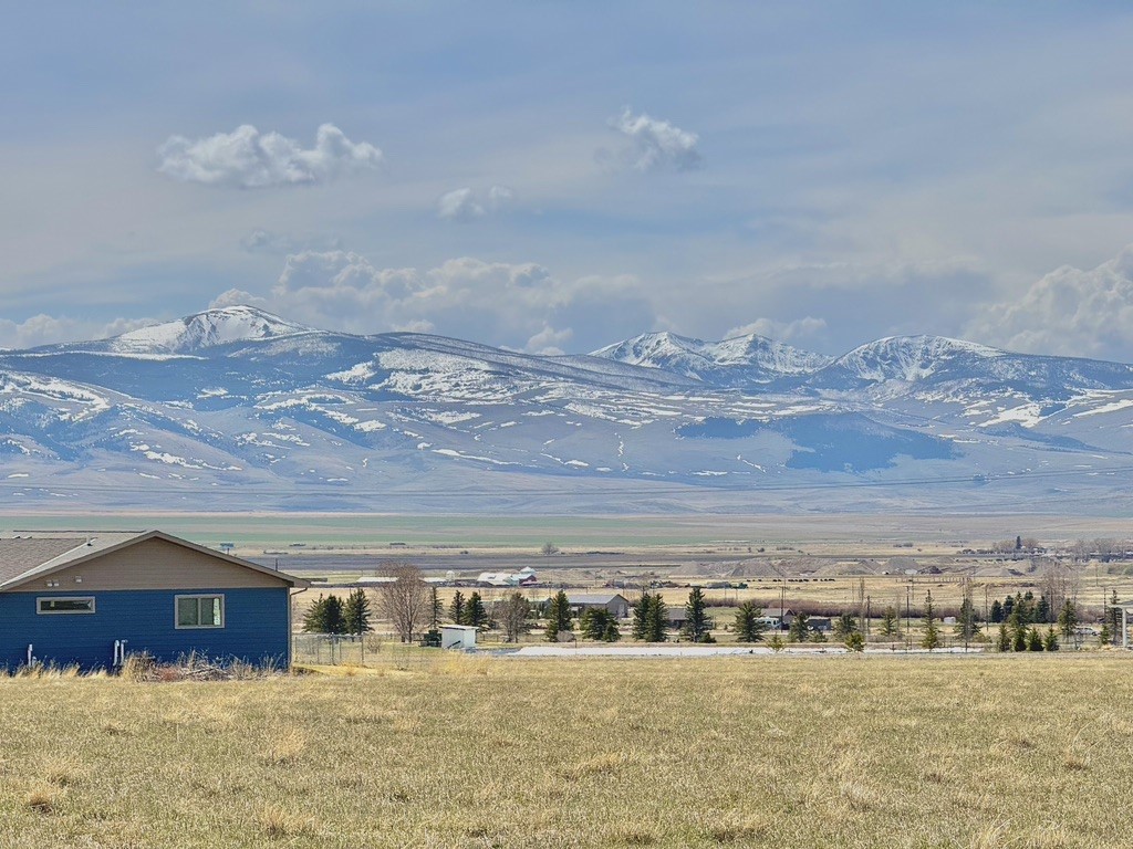 Lot 11 4th Avenue SE