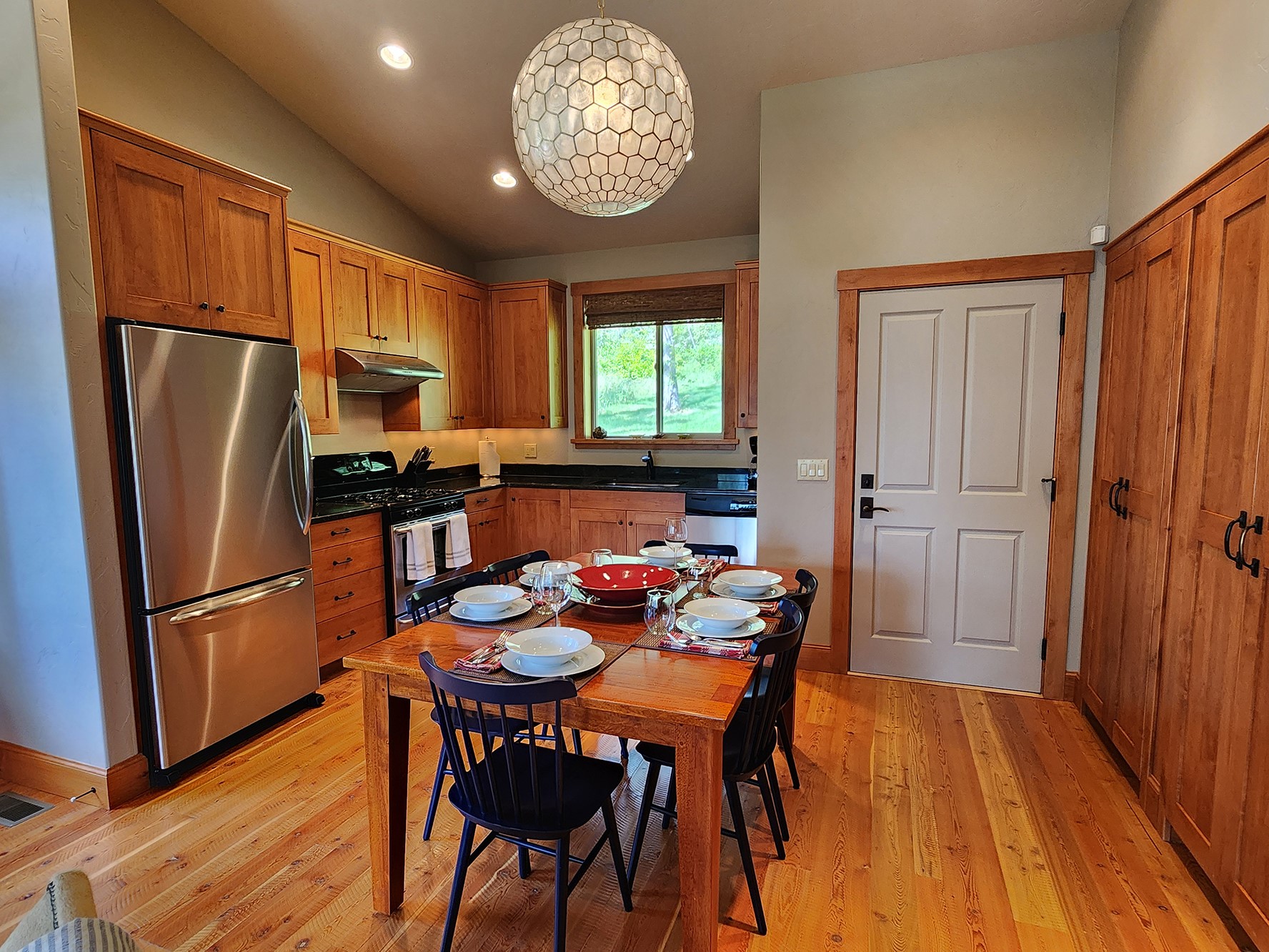 31683 Lake To Sky Dr, Bigfork, MT, 59911, USA, 2 Bedrooms Bedrooms, ,1 BathroomBathrooms,Residential,Active,31683 Lake To Sky Dr,30071322