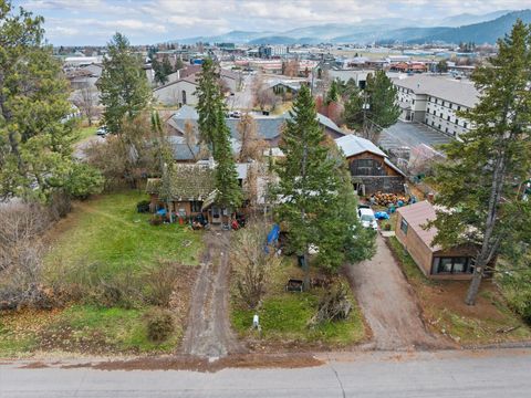 Photo of 1312 2nd Avenue E, Kalispell, MT 59901 (MLS # 30061110)