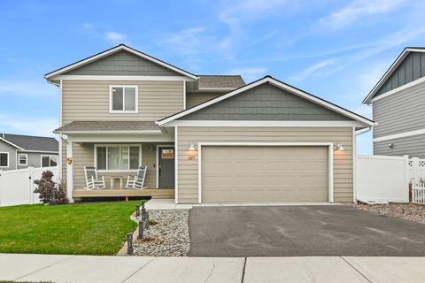 Photo of 327 Mountain Vista Way, Kalispell, MT 59901 (MLS # 30060636)
