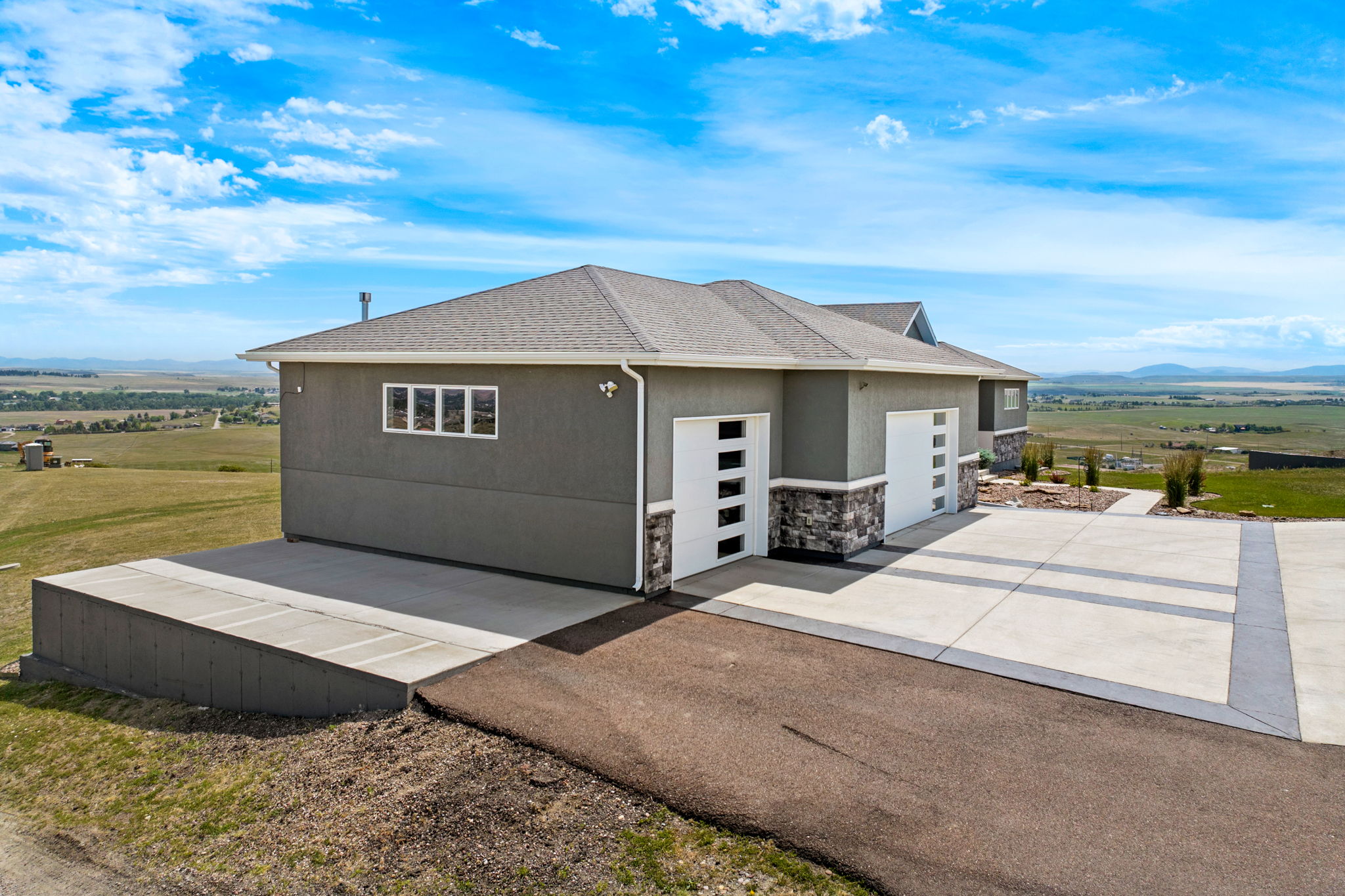 2110 Larkspur Lane