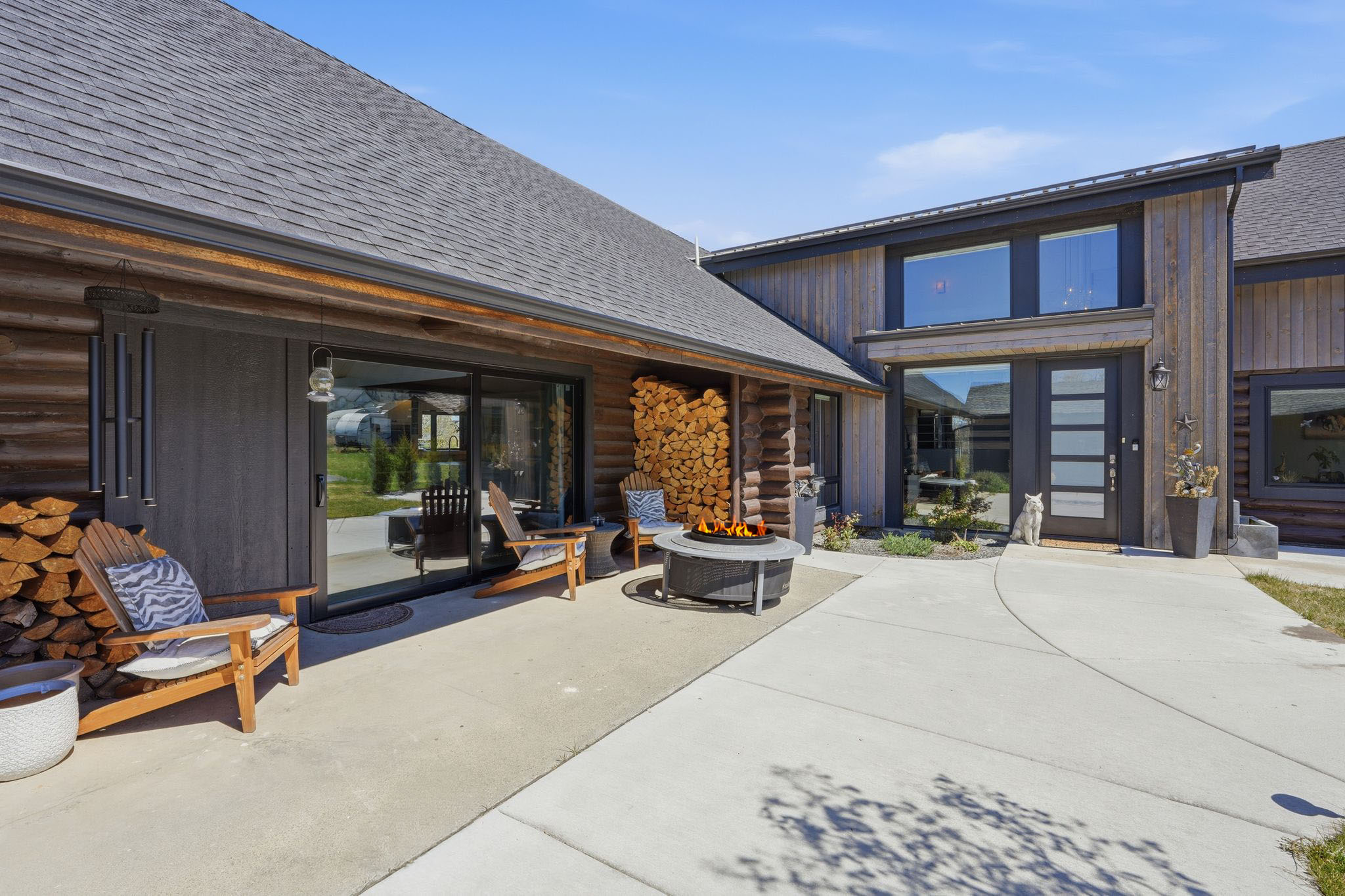 1589 Cougar Drive