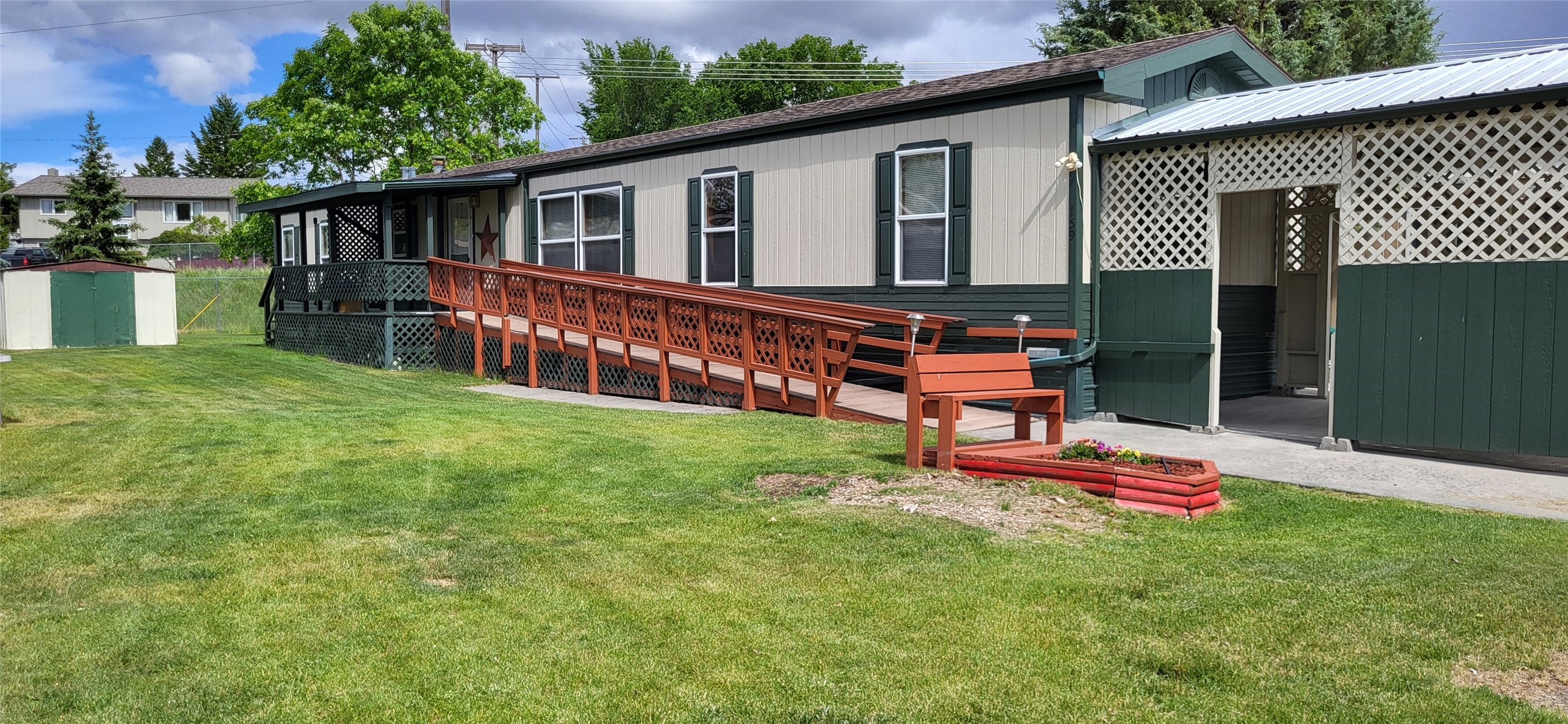 Helena, Montana 59601, United States, 3 Bedrooms Bedrooms, ,2 BathroomsBathrooms,Residential,Pending,53730