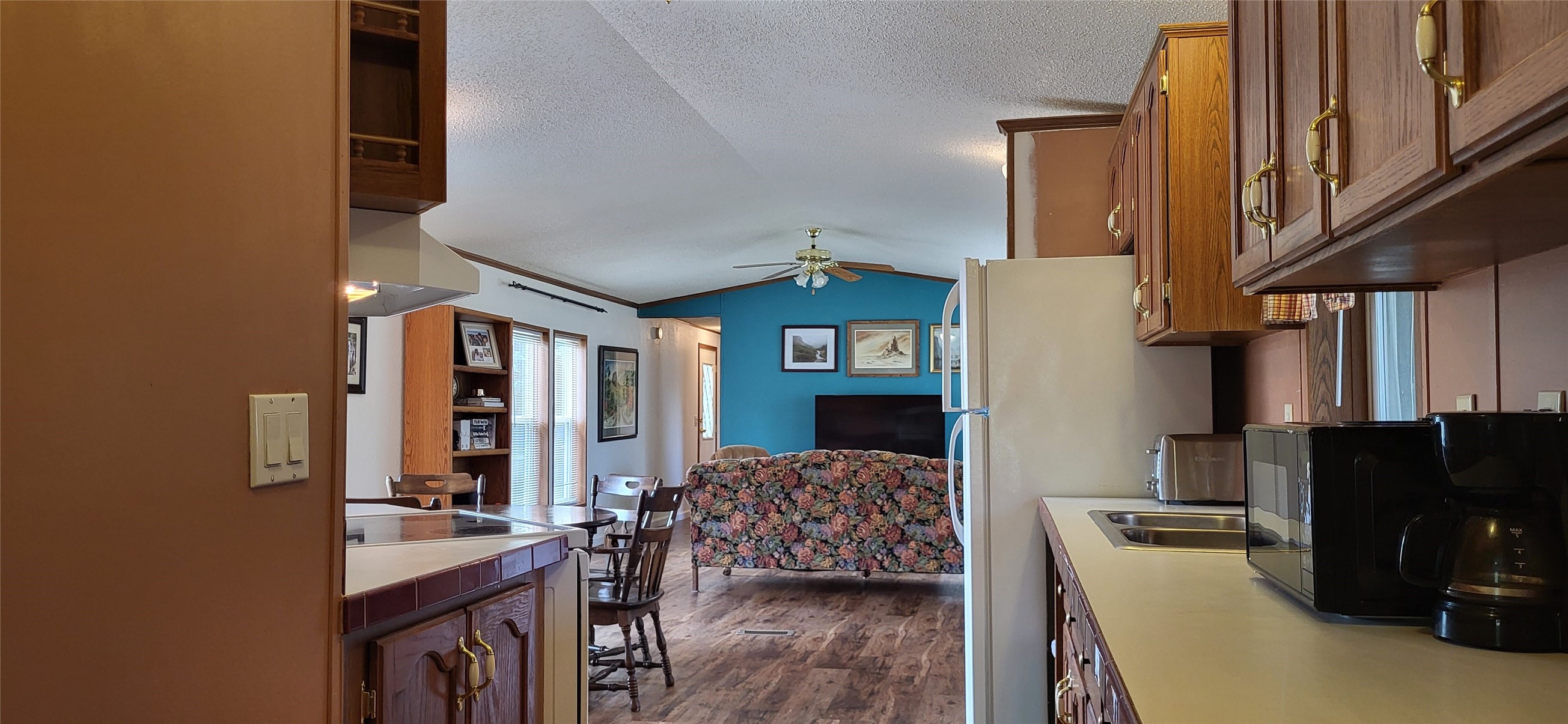 Helena, Montana 59601, United States, 3 Bedrooms Bedrooms, ,2 BathroomsBathrooms,Residential,Pending,53730