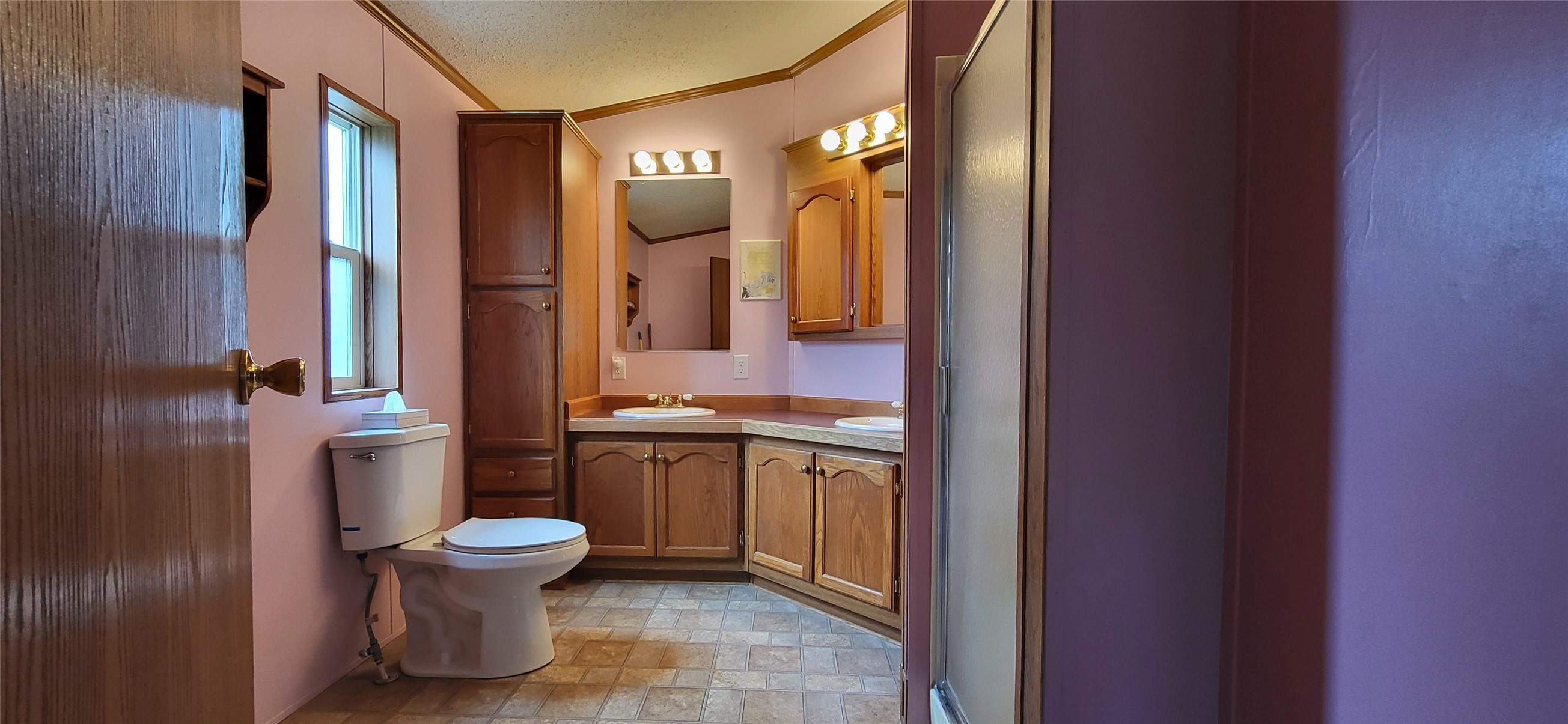 Helena, Montana 59601, United States, 3 Bedrooms Bedrooms, ,2 BathroomsBathrooms,Residential,Pending,53730