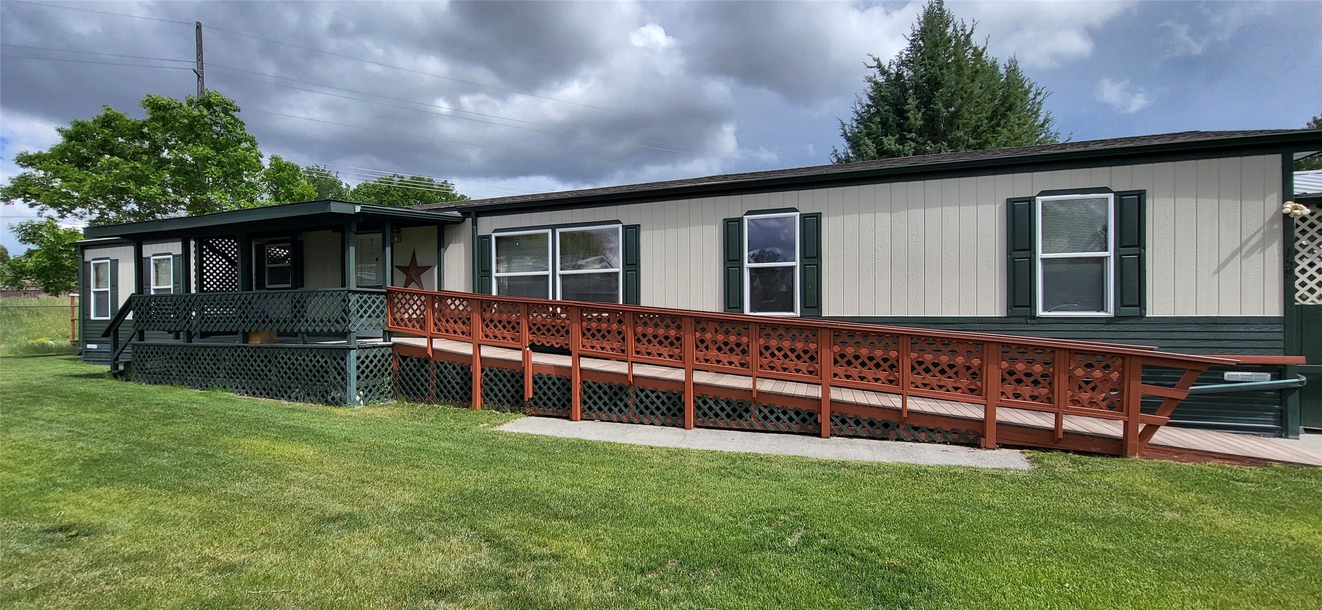 Helena, Montana 59601, United States, 3 Bedrooms Bedrooms, ,2 BathroomsBathrooms,Residential,Pending,53730