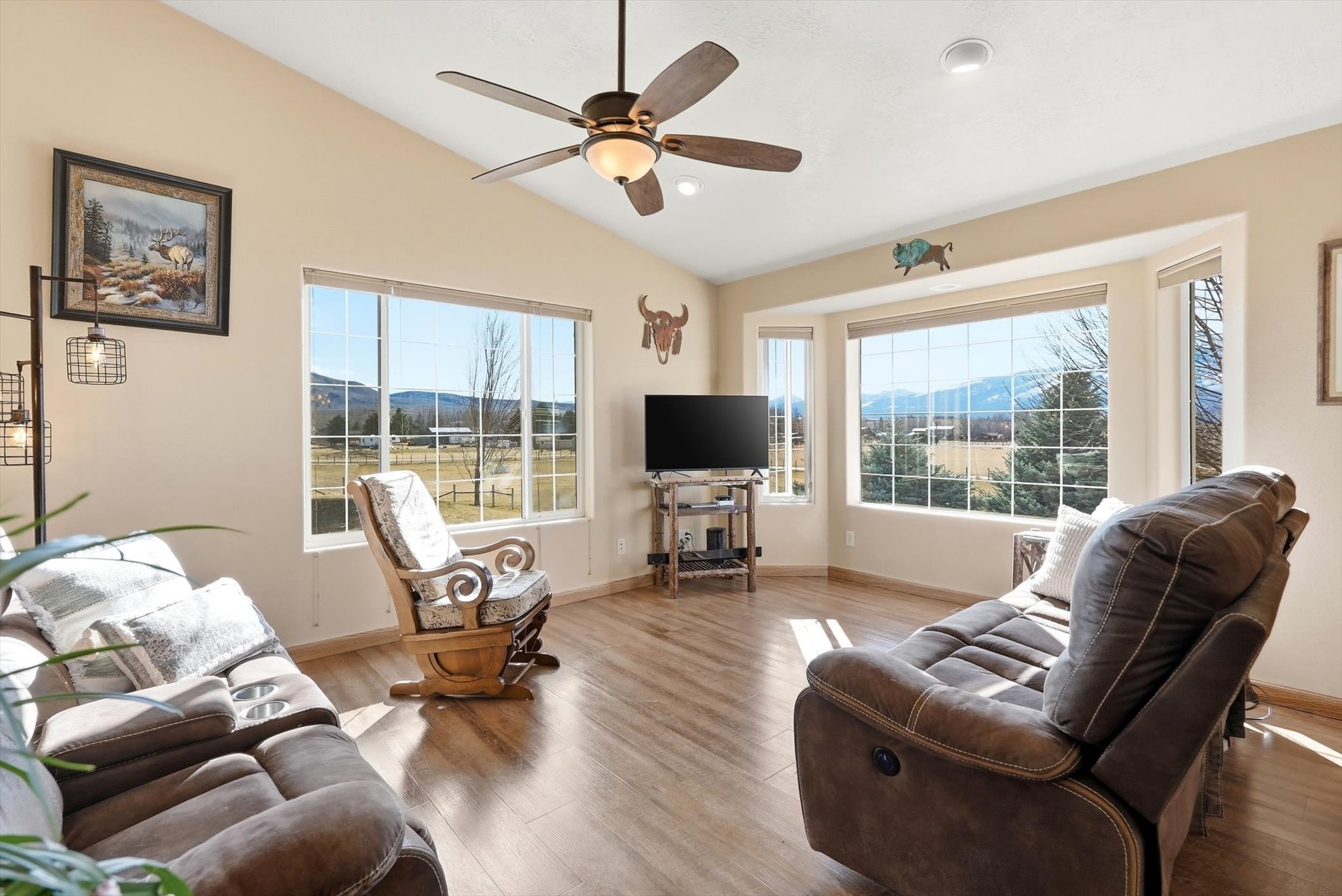 Hamilton, Montana, 59840, United States, 4 Bedrooms Bedrooms, ,3 BathroomsBathrooms,Residential,Active,2021954