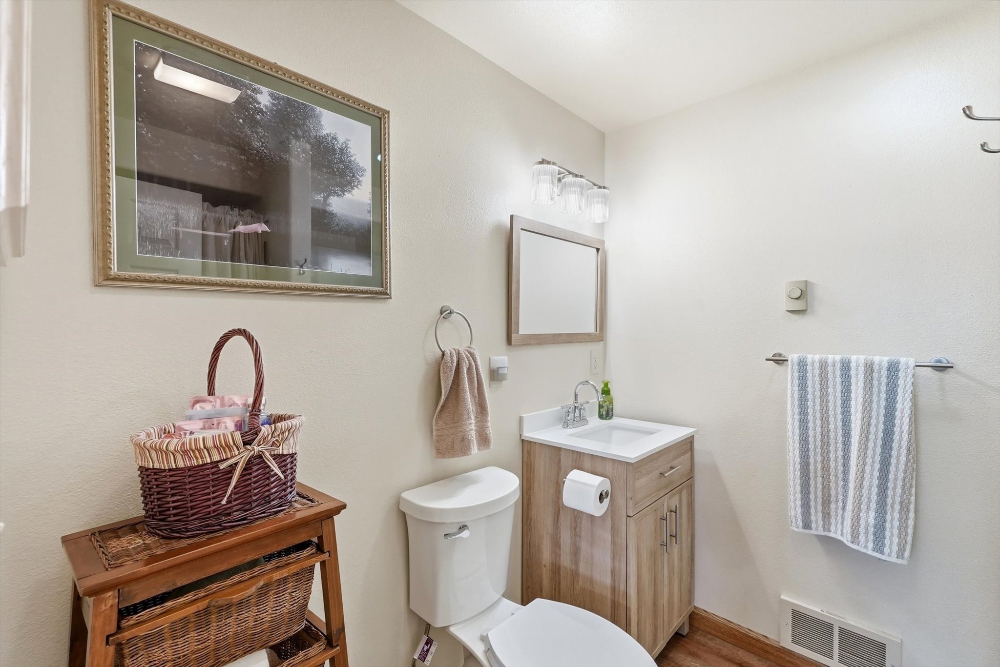 Hamilton, Montana, 59840, United States, 4 Bedrooms Bedrooms, ,3 BathroomsBathrooms,Residential,Active,2021954