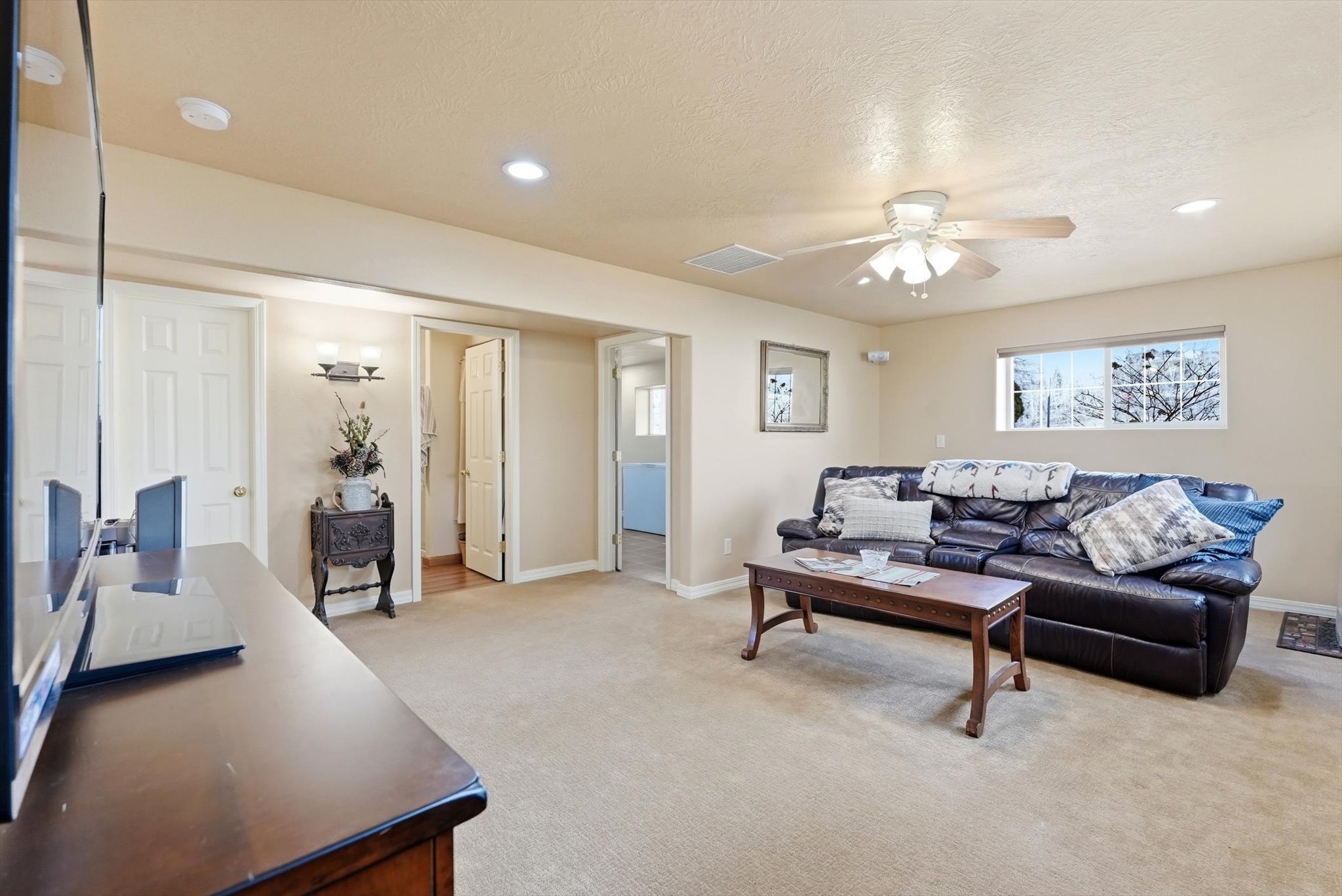 Hamilton, Montana, 59840, United States, 4 Bedrooms Bedrooms, ,3 BathroomsBathrooms,Residential,Active,2021954
