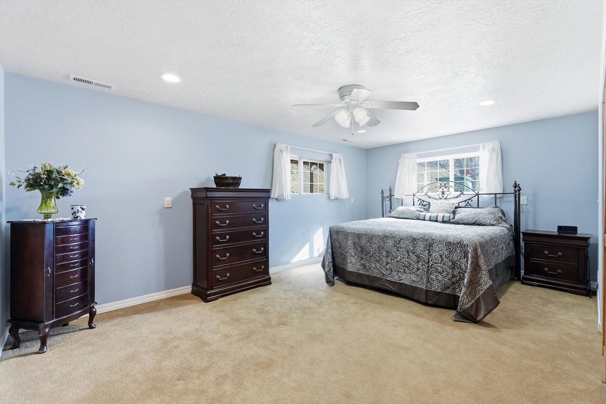 Hamilton, Montana, 59840, United States, 4 Bedrooms Bedrooms, ,3 BathroomsBathrooms,Residential,Active,2021954