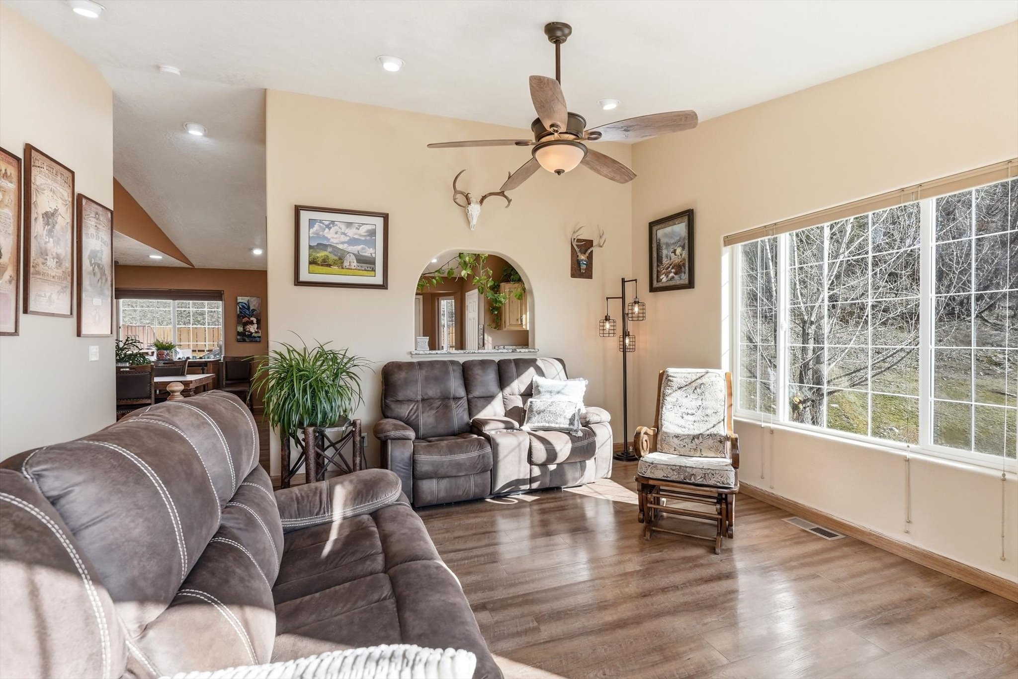Hamilton, Montana, 59840, United States, 4 Bedrooms Bedrooms, ,3 BathroomsBathrooms,Residential,Active,2021954