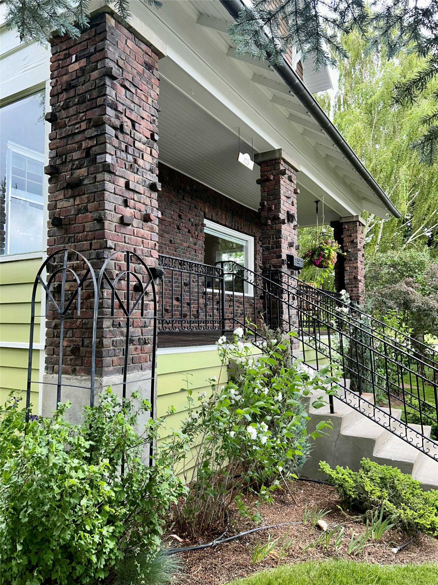 805 W Diamond Street