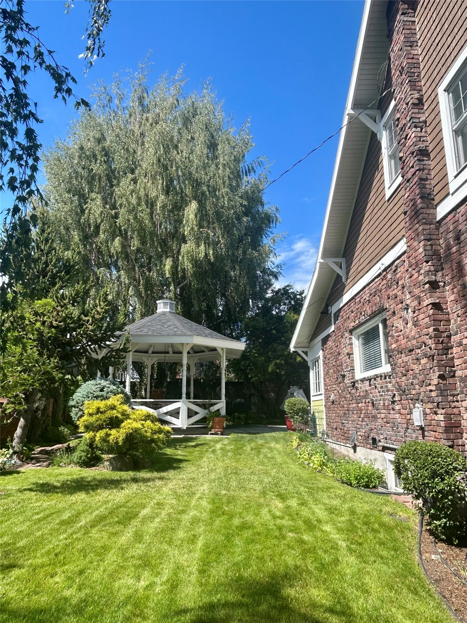805 W Diamond Street