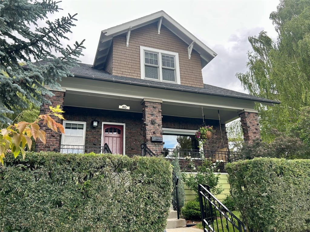 Photo of 805 W Diamond Street, Butte, MT 59701 (MLS # 30075097)