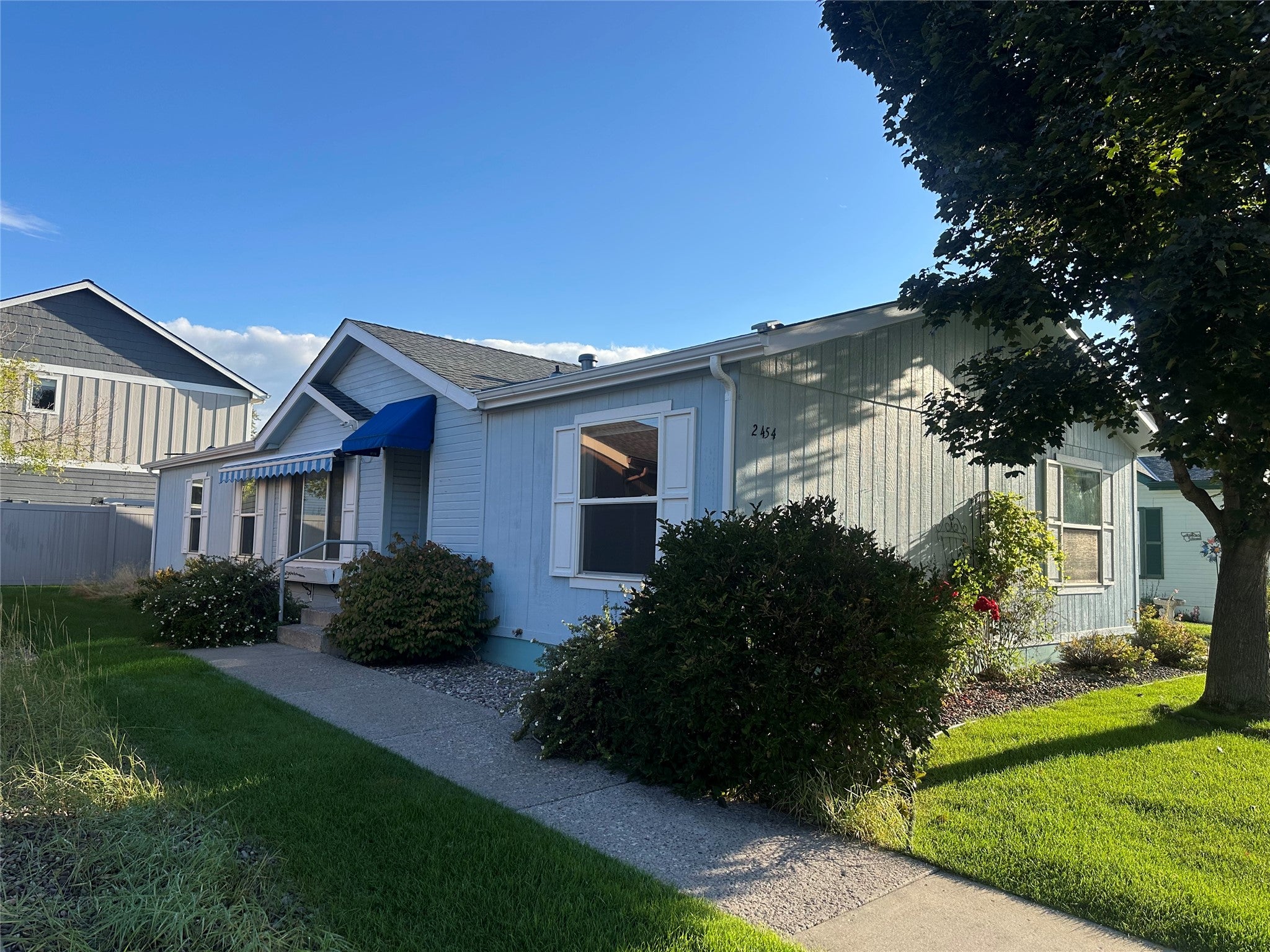 2454 Mcintosh Loop