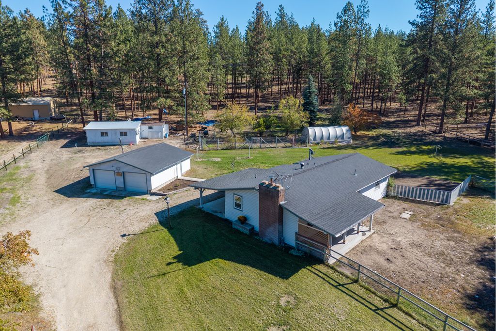 Photo of 5590 Eastside Hwy Hwy, Stevensville, MT 59870 (MLS # 30058441)