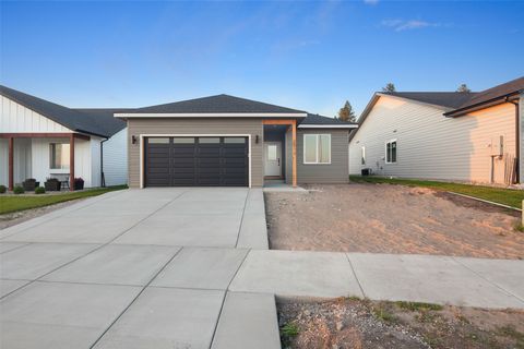 Photo of 2313 Jefferson Boulevard, Kalispell, MT 59901 (MLS # 30057757)